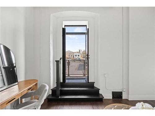 208-19 Guelph Avenue, Cambridge, ON - Indoor Photo Showing Other Room