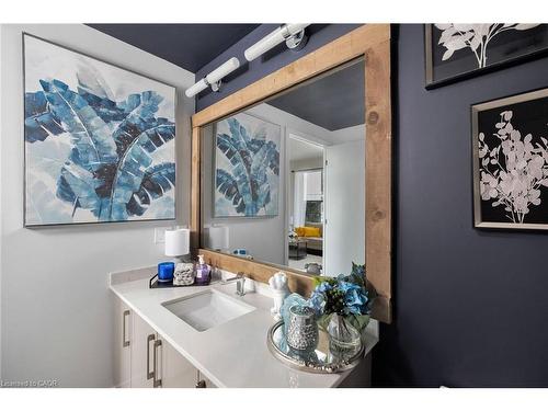 720-2450 Old Bronte Road, Oakville, ON - Indoor