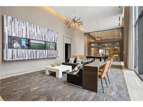 720-2450 Old Bronte Road, Oakville, ON - Indoor