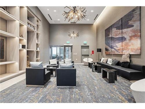 720-2450 Old Bronte Road, Oakville, ON - Indoor Photo Showing Other Room