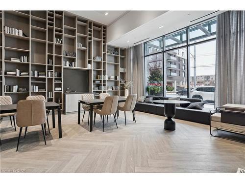 720-2450 Old Bronte Road, Oakville, ON - Indoor