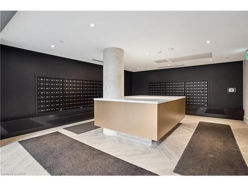 720-2450 Old Bronte Road, Oakville, ON - Indoor Photo Showing Other Room