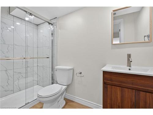 120 Westheights Drive, Kitchener, ON - Indoor Photo Showing Bathroom