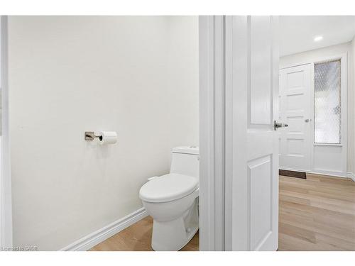 120 Westheights Drive, Kitchener, ON - Indoor Photo Showing Bathroom