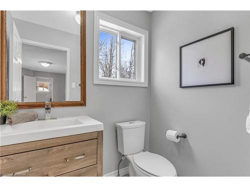 72 Hilborn Avenue, Cambridge, ON - Indoor Photo Showing Bathroom