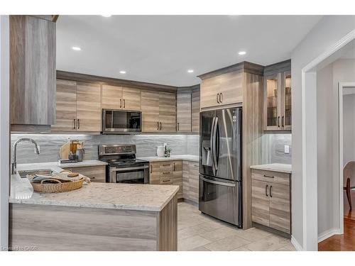 72 Hilborn Avenue, Cambridge, ON - Indoor Photo Showing Kitchen With Upgraded Kitchen