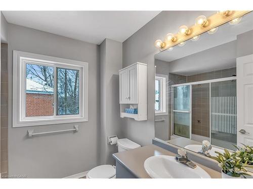 72 Hilborn Avenue, Cambridge, ON - Indoor Photo Showing Bathroom
