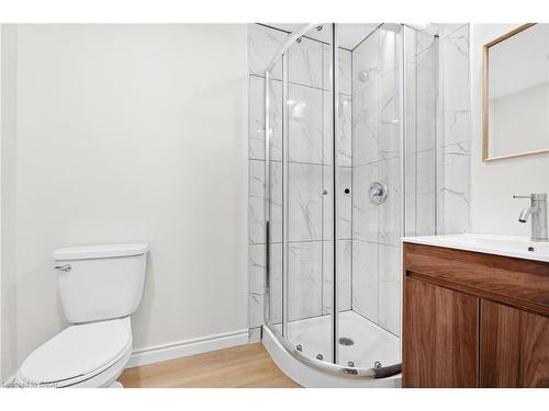 120 Westheights Drive, Kitchener, ON - Indoor Photo Showing Bathroom