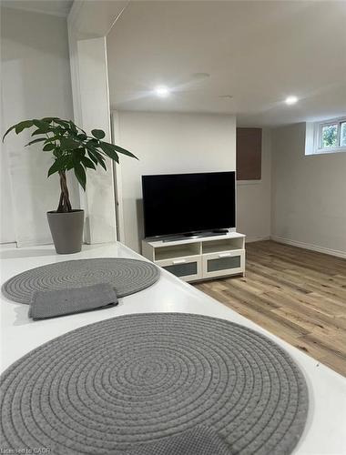 99 Brucedale Avenue E, Hamilton, ON - Indoor