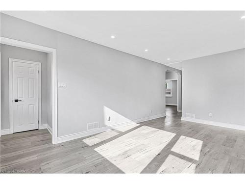 146 Craigroyston Road, Hamilton, ON - Indoor Photo Showing Other Room