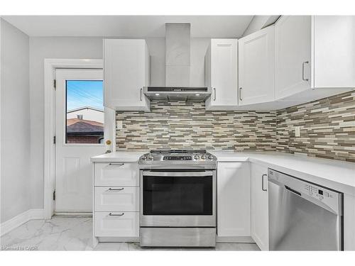 146 Craigroyston Road, Hamilton, ON - Indoor Photo Showing Kitchen With Upgraded Kitchen