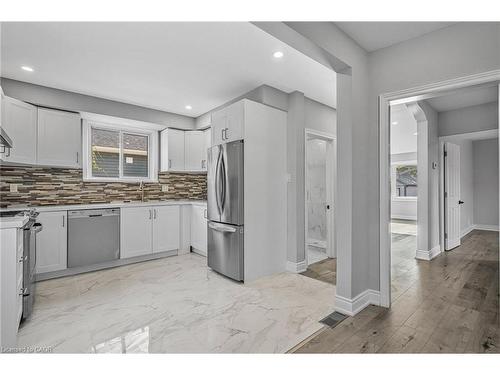 146 Craigroyston Road, Hamilton, ON - Indoor Photo Showing Kitchen With Upgraded Kitchen