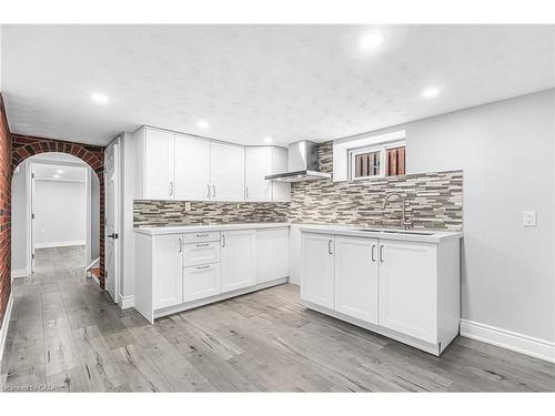 146 Craigroyston Road, Hamilton, ON - Indoor Photo Showing Kitchen With Upgraded Kitchen