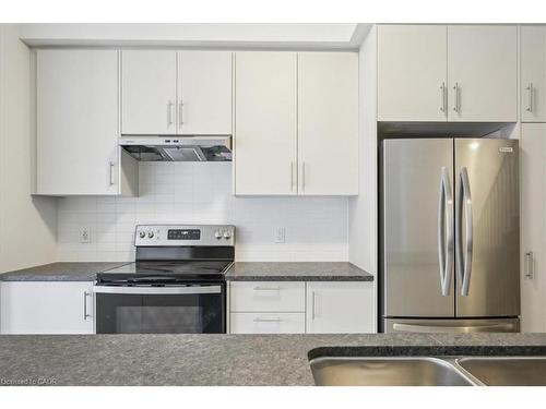 1237 Anthonia Trail, Oakville, ON - Indoor Photo Showing Kitchen With Double Sink With Upgraded Kitchen
