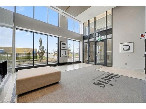 311-185 Deerfield Road, Newmarket, ON - Indoor Photo Showing Other Room