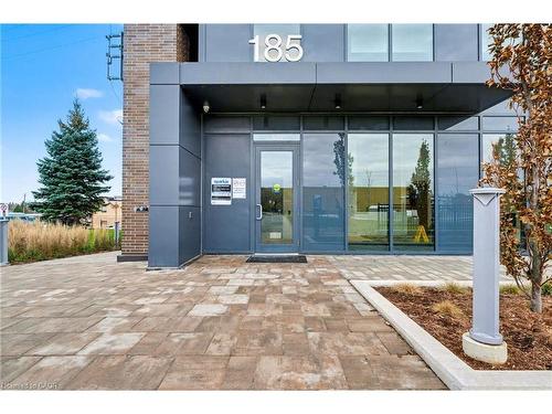 311-185 Deerfield Road, Newmarket, ON - Outdoor