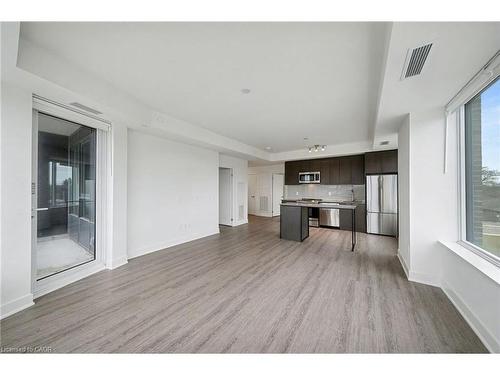 311-185 Deerfield Road, Newmarket, ON - Indoor Photo Showing Kitchen