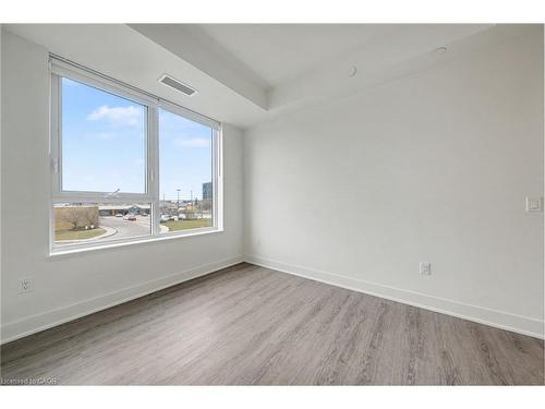 311-185 Deerfield Road, Newmarket, ON - Indoor Photo Showing Other Room