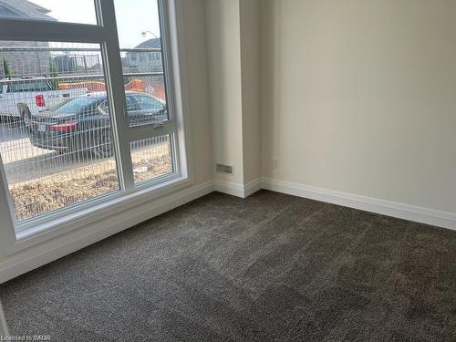 51-271 Grey Silo Road, Waterloo, ON - Indoor Photo Showing Other Room