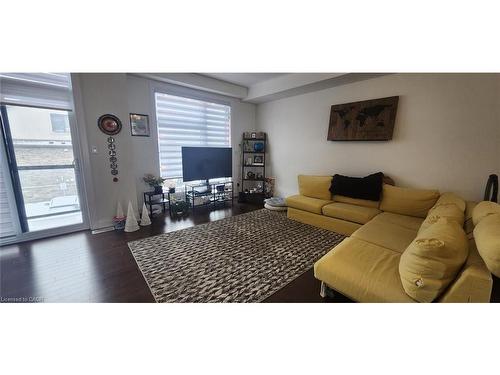 51-271 Grey Silo Road, Waterloo, ON - Indoor Photo Showing Living Room