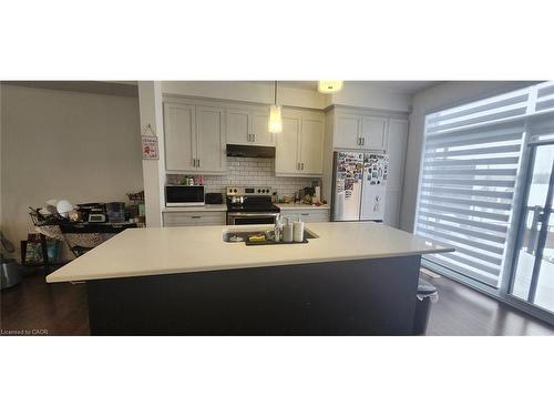 51-271 Grey Silo Road, Waterloo, ON - Indoor Photo Showing Kitchen With Double Sink