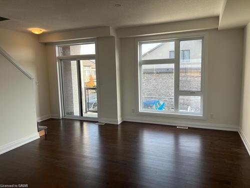 51-271 Grey Silo Road, Waterloo, ON - Indoor Photo Showing Other Room