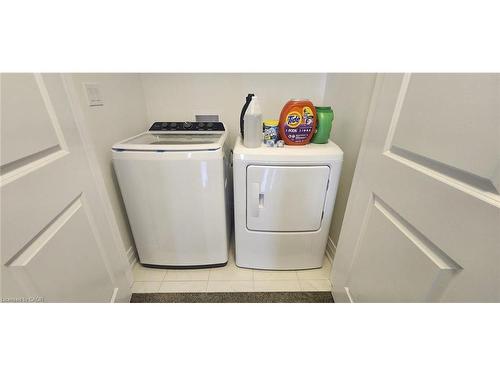 51-271 Grey Silo Road, Waterloo, ON - Indoor Photo Showing Laundry Room