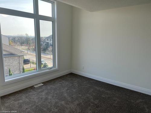 51-271 Grey Silo Road, Waterloo, ON - Indoor Photo Showing Other Room