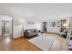 2-1 Sunnylea Crescent  Guelph, ON N1E 1W1