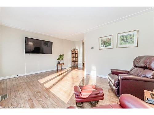 15 Greenbrook Drive, Kitchener, ON - Indoor Photo Showing Living Room