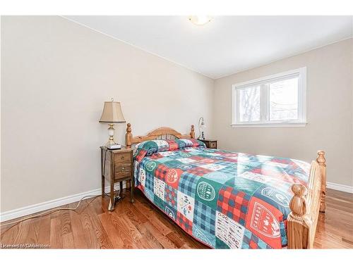15 Greenbrook Drive, Kitchener, ON - Indoor Photo Showing Bedroom