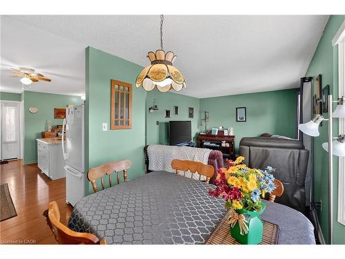 97-122 Bunting Road, St. Catharines, ON - Indoor Photo Showing Dining Room
