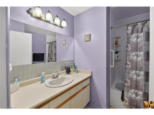 97-122 Bunting Road, St. Catharines, ON - Indoor Photo Showing Bathroom