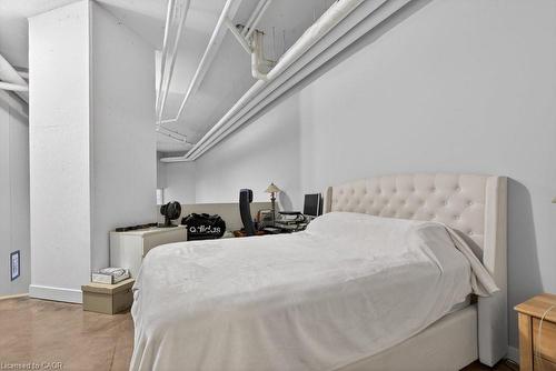 104-66 Bay Street S, Hamilton, ON - Indoor Photo Showing Bedroom