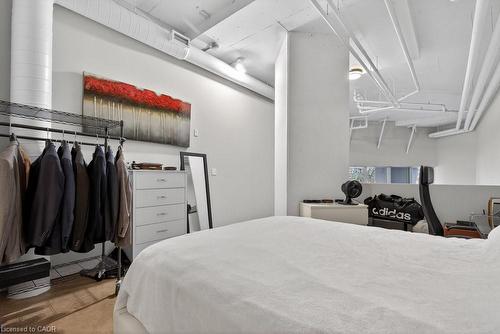 104-66 Bay Street S, Hamilton, ON - Indoor Photo Showing Bedroom