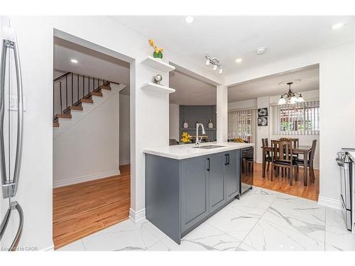 27 Woodsview Avenue, Toronto, ON - Indoor