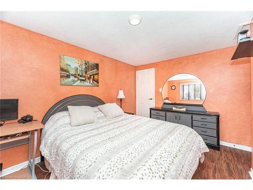 27 Woodsview Avenue, Toronto, ON - Indoor Photo Showing Bedroom