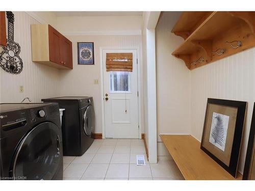 4 Cindy Court, Grimsby, ON - Indoor Photo Showing Laundry Room