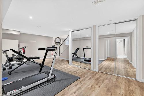 479 Bridgman Avenue, Burlington, ON - Indoor Photo Showing Gym Room