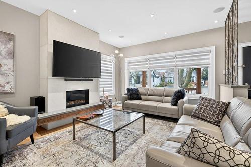 479 Bridgman Avenue, Burlington, ON - Indoor Photo Showing Living Room With Fireplace