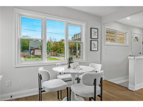 237 Adair Avenue N, Hamilton, ON - Indoor Photo Showing Dining Room