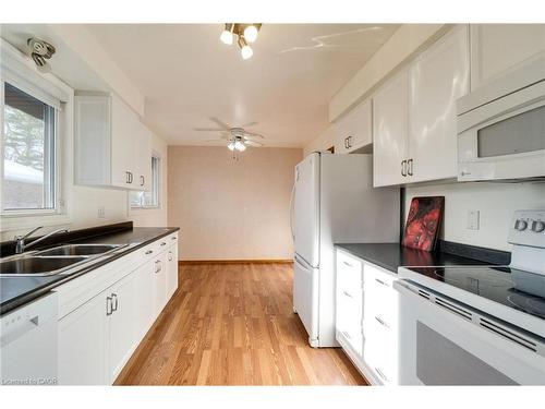 286 West 18Th Street, Hamilton, ON - Indoor Photo Showing Kitchen With Double Sink