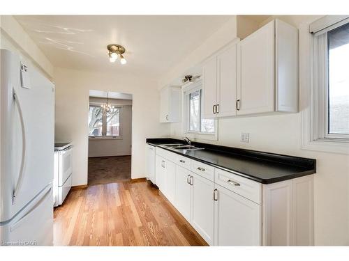 286 West 18Th Street, Hamilton, ON - Indoor Photo Showing Kitchen With Double Sink