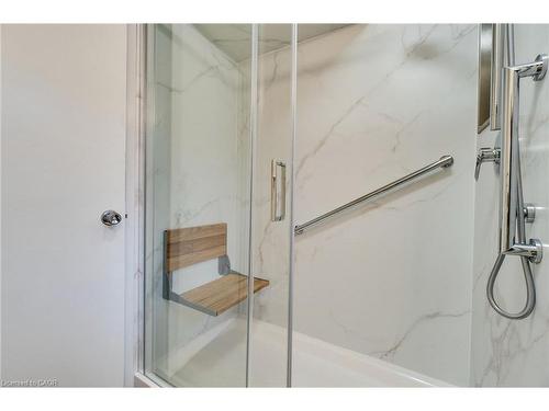 286 West 18Th Street, Hamilton, ON - Indoor Photo Showing Bathroom