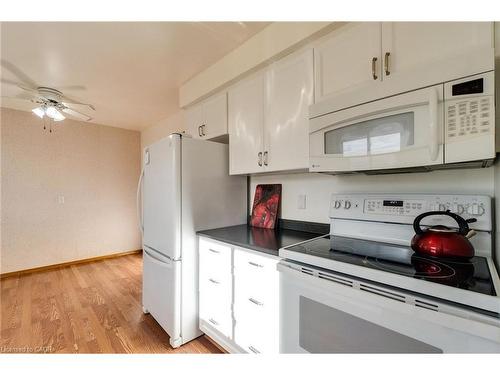 286 West 18Th Street, Hamilton, ON - Indoor Photo Showing Kitchen
