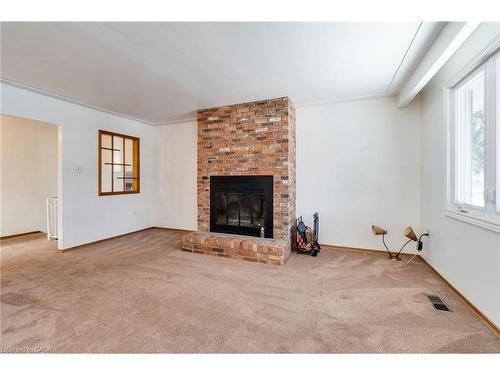 286 West 18Th Street, Hamilton, ON - Indoor Photo Showing Living Room With Fireplace
