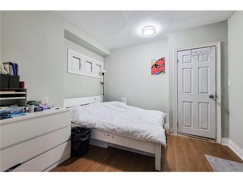63 Paisley Avenue S, Hamilton, ON - Indoor Photo Showing Bedroom