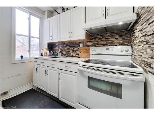 63 Paisley Avenue S, Hamilton, ON - Indoor Photo Showing Kitchen