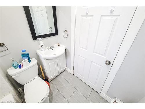 63 Paisley Avenue S, Hamilton, ON - Indoor Photo Showing Bathroom