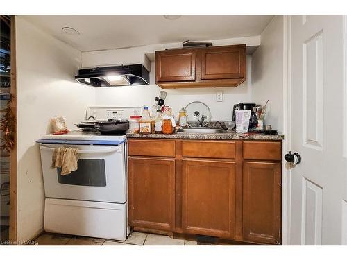 63 Paisley Avenue S, Hamilton, ON - Indoor Photo Showing Kitchen